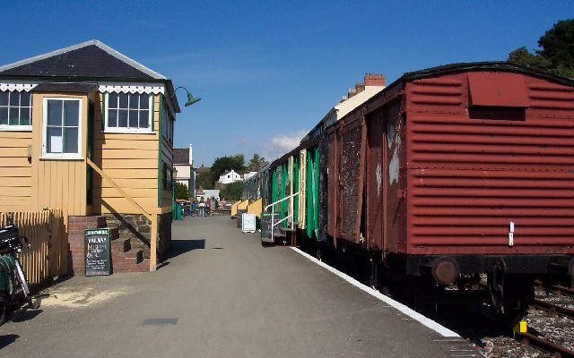 Photo of old trains on the platform at Bideford Station