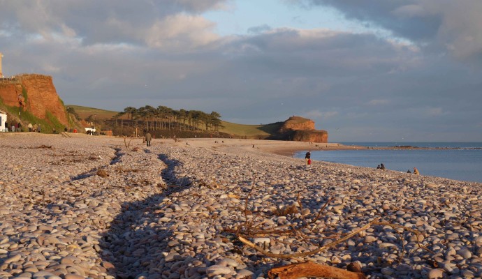 Photo of the view along the beach at Budleigh Salterton