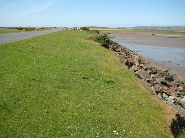 Photo along the edge of the estuary at Northam Burrows