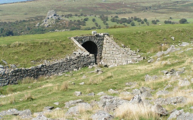 Photo of the former Princetown railway bridge with Kings Tor in the background