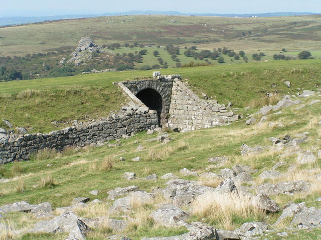 Photo of the former Princetown railway bridge with Kings Tor in the background